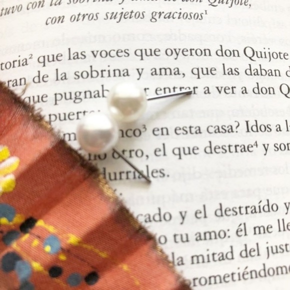 PEARL LARGE STUD EARRINGS - Picture 2 of 2